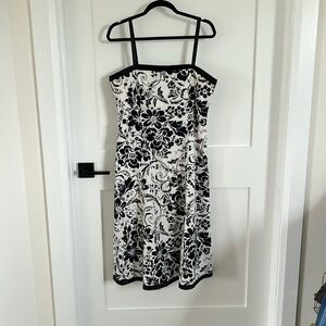 Robbie Bee Black and white midi dress